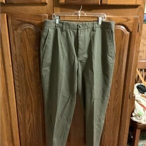 St. John’s Bay men’s casual slacks 38x32